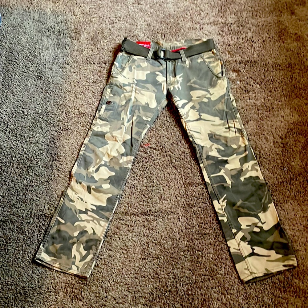 Army color cargo pants